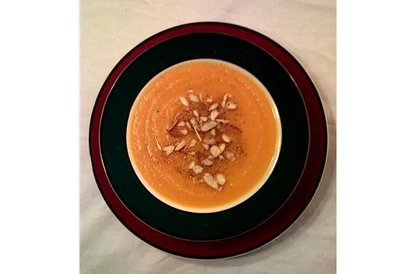 Kürbis-Mandel-Suppe