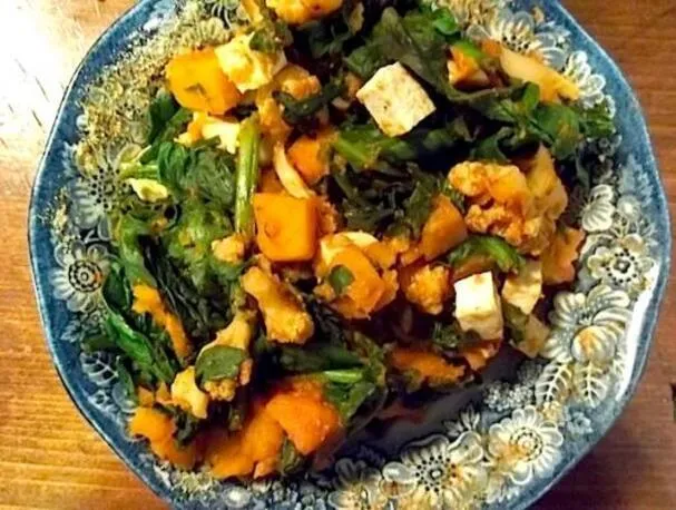 „Ek Lardki“ Masala-Kürbis und Blumenkohl-Curry