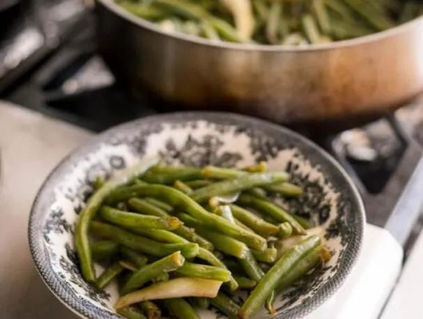 Einfaches Rezept für chinesische grüne Bohnenpfanne