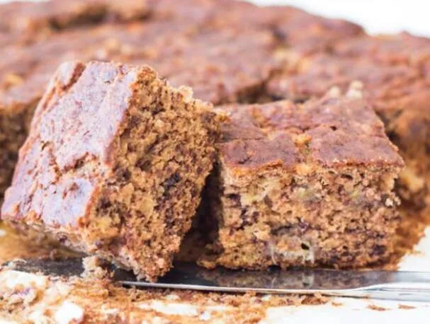 Ingwer-Bananen-Kuchen mit Schokolade