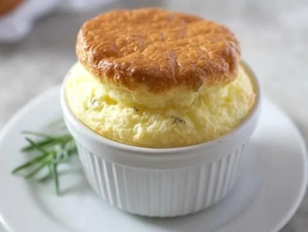 Ziegenkäse-Brie-Soufflé