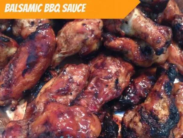 Gegrillte Flügel mit Beeren-Balsamico-BBQ-Sauce