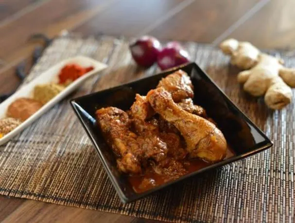 Indisches Hähnchen-Curry - Ländlicher & rustikaler Stil (Rezept meiner Großmutter)