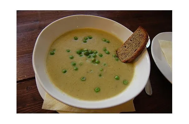 Italienische Ravioli-Suppe