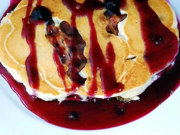 Speck-Blaubeer-Pancakes