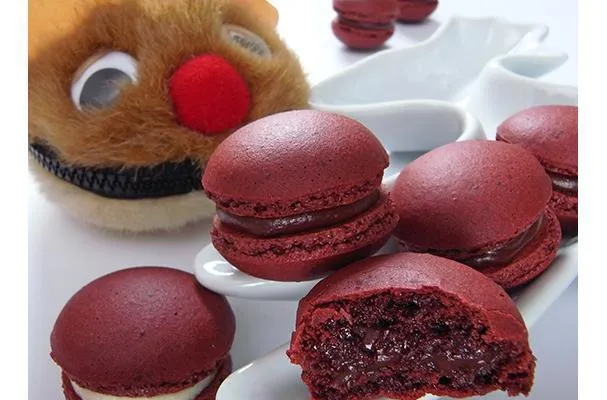 Macarudolph (Red Velvet Makronen)
