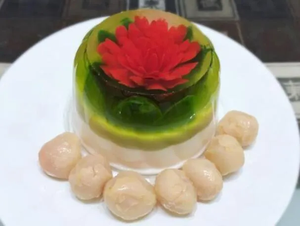 3D-Blumengelee mit Litschis (水晶荔枝果冻花)