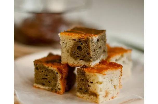 Marmorkuchen mit grünem Tee und Joghurt