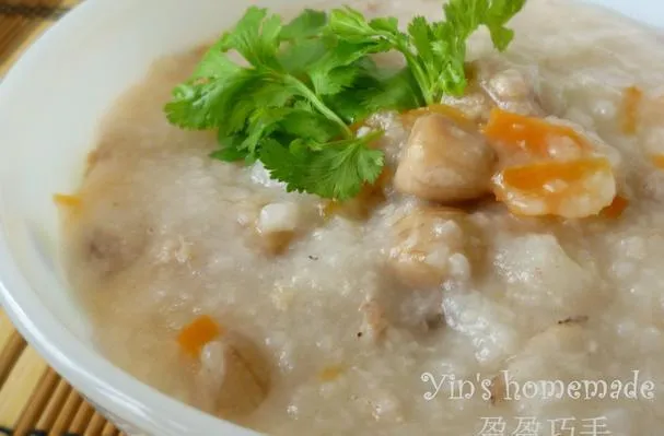 Karotten-Erdnuss-Porridge