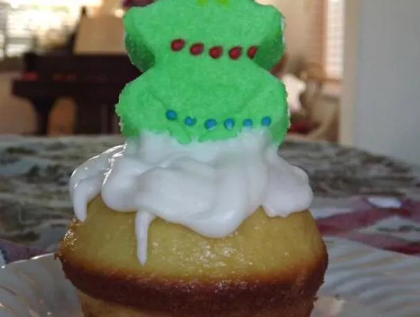 Lebkuchen-Cupcakes mit Marshmallows