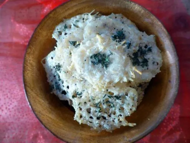 Schnelle Canapé-Rezept für Parmesan-Chips