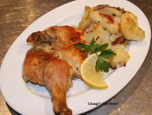Gebratenes Zitronen-, Thymian-, Rosmarin-Hühnchen mit Kartoffeln