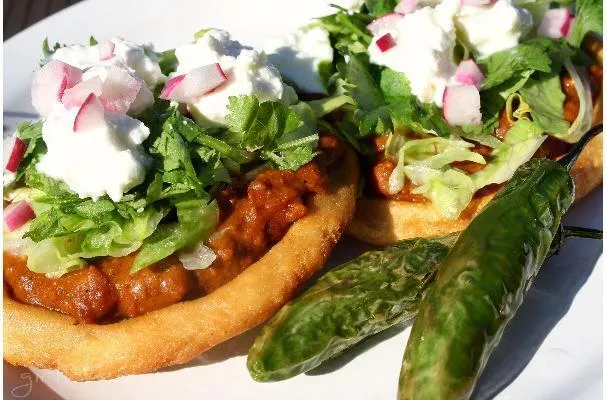 Sopes (Gebratene Masa-Boote)