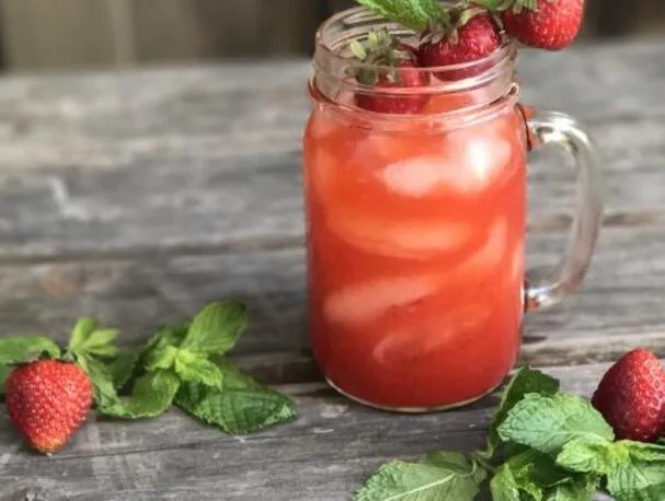 Erdbeer-Balsamico-Tequila-Sour