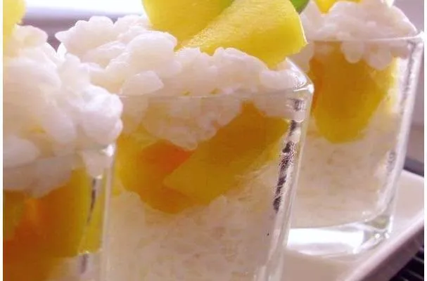 Thai-Klebreis-Mango-Dessert-Shots