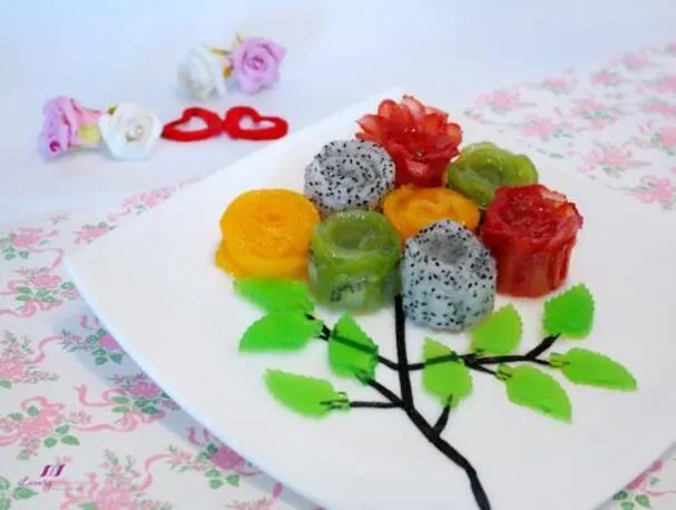 Valentinstag Blumenstrauß Fruchtgelee-Dessert
