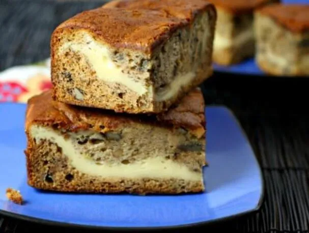 Käsekuchen-gefülltes Bananenbrot