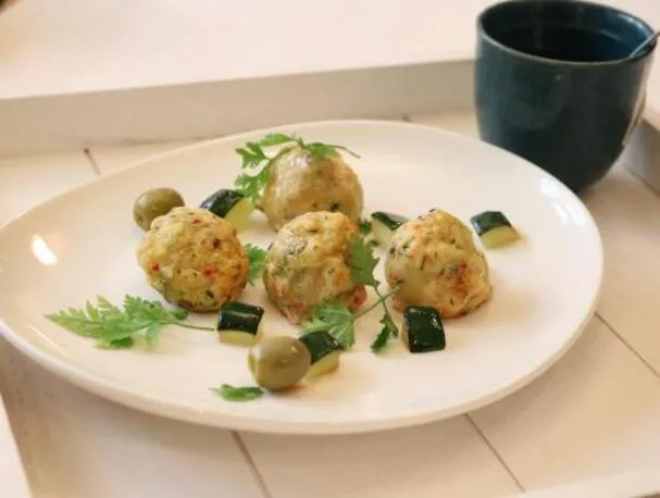 HÜHNERFLEISCHBÄLLCHEN