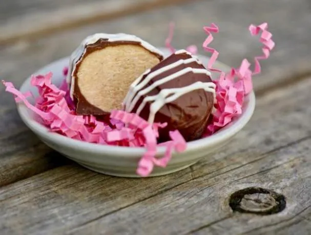 Schokoladen-Erdnussbutter-Eier